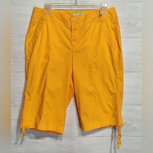 Caribbean Joe NWT sz 8 Orange long Bermuda shorts.